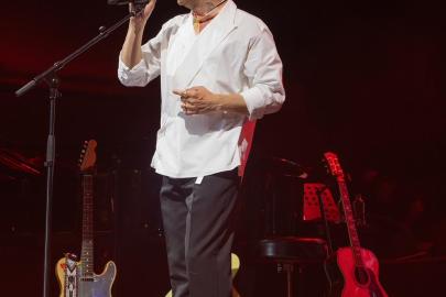 9. Antalya Akra Caz Festivali Kenan Doğulu ile başladı