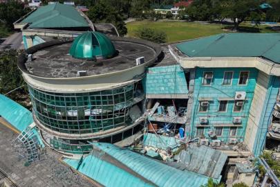 Filipinler'de 7,8 büyüklüğündeki depremde ölenlerin sayısı 78'e yükseldi