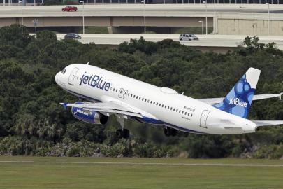 JFK Havalimanı'na inen JetBlue uçağı havada drone ile çarpıştı