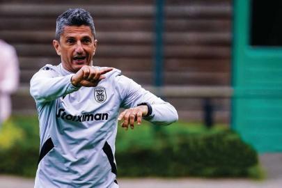 PAOK'ta Razvan Lucescu dönemi sona erdi