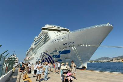 Bodrum'a denizden 1532 turist geldi
