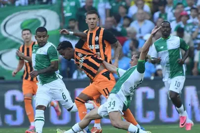 Bursaspor ile Arda Turan'lı Shakhtar Donetsk hazırlık maçında berabere kaldı