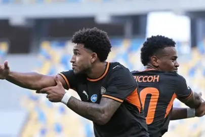 Arda Turan'ın Shakhtar Donetsk'i lige 2'de 2 ile başladı!