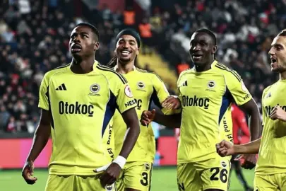 Fenerbahçe'de sürpriz ayrılık ihtimali! Devre arasında gelmişti