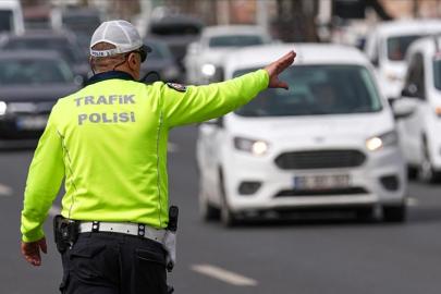 Trafikteki şiddet olayları yarı yarıya azaldı
