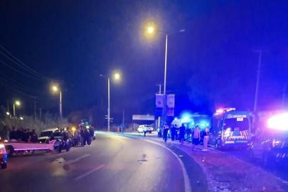 Refüjdeki aydınlatma direğine çarpan motosikletin sürücüsü öldü