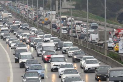 Trafikteki araç sayısı 165 bin 582 arttı